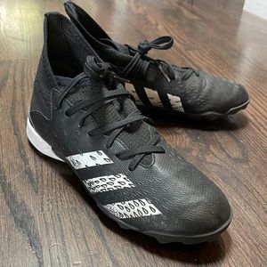 Adidas Predator Freak 3 turf soccer shoes, size 3 kids.